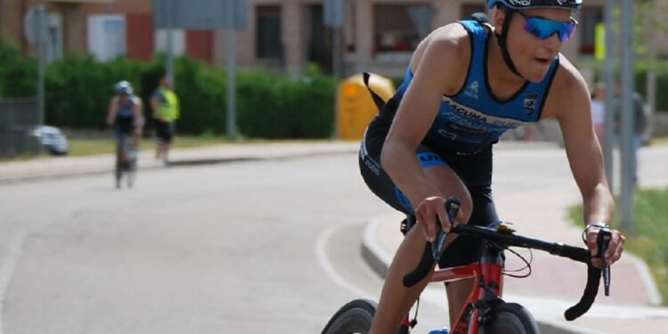 Víctor Fernández: otro caso de triatleta de escuela que con 15 años planta cara a los mejores de Castilla y León