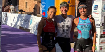 Marta Pintanel y Pelayo González imponen su ley de debutantes en el Triatlón de Pálmaces