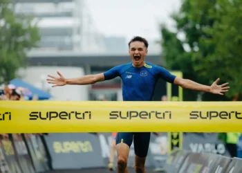 Alberto González roza el podio en Supertri Toronto con el triunfo de Alex Yee en su regreso