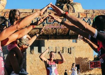 El Triatlón Lagunas de Ruidera oferta sus últimos dorsales para su cita del 4 de octubre
