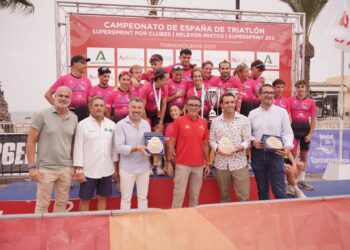 El Cidade de Lugo Fluvial logra la épica: gana la liga masculina y femenina de Triatlón