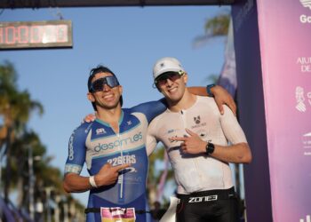 Nacho Villarruel y Patricia Bueno vencen en un ICAN Triathlon 2025 de sonrisas y batallas