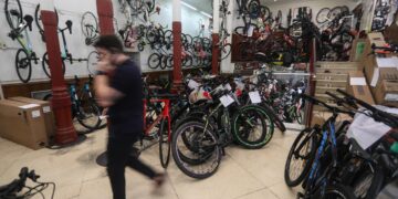 Éxodo ciclista a Portugal: una amenaza creciente que pone en jaque a la industria española de la bicicleta