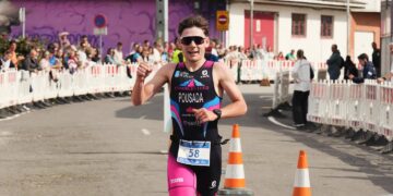 La 10K Monumental de Lugo se rinde ante los triatletas del Trifluvial