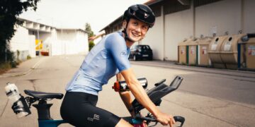La firma técnica de ciclismo y Triatlón ‘Down the Road’ se incorpora a Mediterránea Triatlón 2026