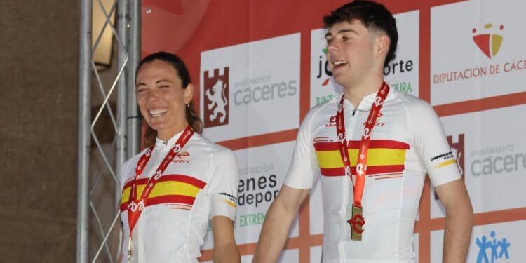 María Varo y Jarno Pousada: los campeones de España de Duatlón sobre unos bonitos y durísimos circuitos en Cáceres