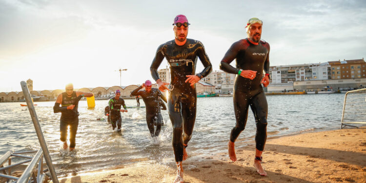 El ICAN Triathlon 2026 agota el 80% de sus dorsales a un mes de la apertura de sólo 250 dorsales para la ‘Short Distance’