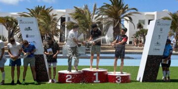 Lucy Charles y Dieter Comhair brillan en la 42ª edición del Club La Santa Volcano Triathlon