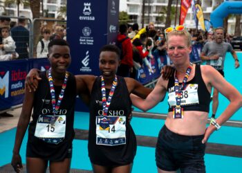 Nockson y Chesang se imponen en la Ibiza Media Maratón más multitudinaria de su historia
