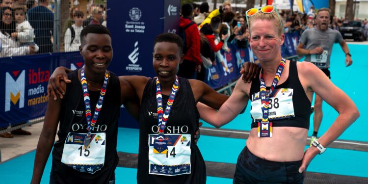 Nockson y Chesang se imponen en la Ibiza Media Maratón más multitudinaria de su historia