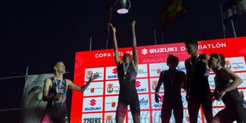 El Trifluvial en hombres y el Náutico y Delikia en mujeres comienzan con buen pie la Liga Nacional de Triatlón