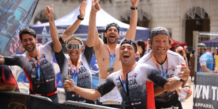 La gran fiesta del triatlón popular arranca con un lleno absoluto en MTRI Alicante