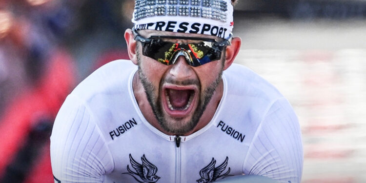 Sam Laidlow gana el IRONMAN de Lanzarote con un espectacular Jordi Montraveta tercero