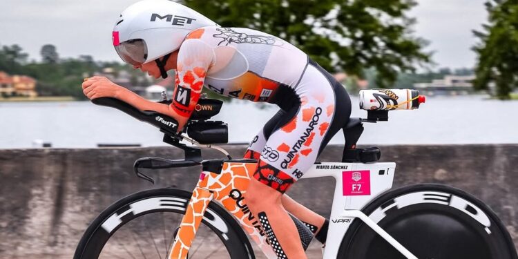 Marta Sánchez sella un TOP-5 en un IRONMAN 70.3 Elsinore de nivel y con las cosas muy apretadas