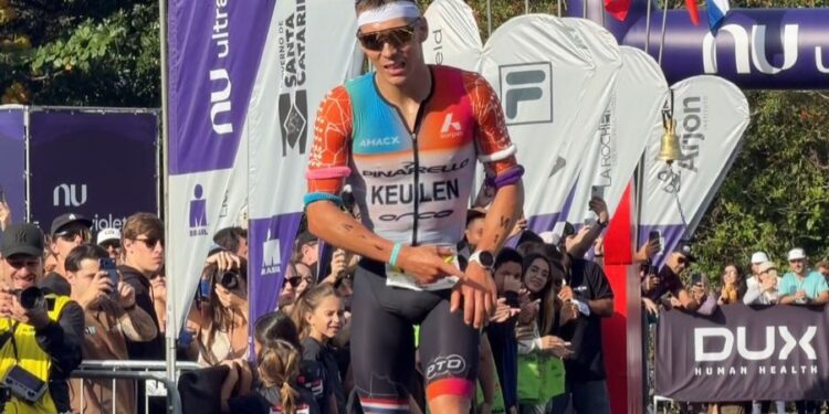 Youri Keulen debuta a lo grande en larga distancia: podio en IRONMAN Brasil y clasificado a Kona