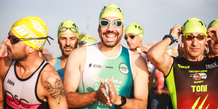 Mediterránea Triatlón cierra su edición más multitudinaria superando los 6.600 participantes