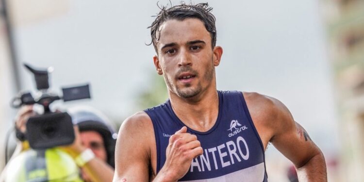 David Cantero se proclama campeón de España de Triatlón