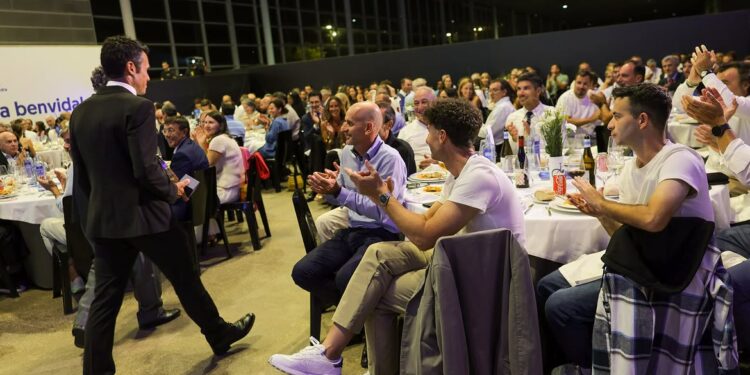 Javier Gómez Noya entra en el Hall of Fame de World Triathlon en Pontevedra