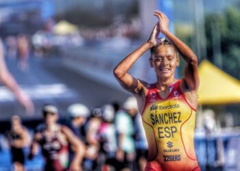 Candela Sánchez roza el podio en el Campeonato del Mundo júnior de Triatlón