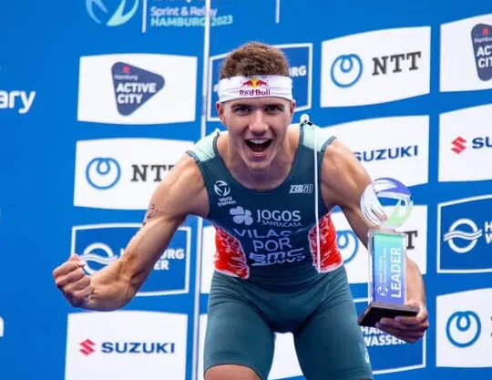 Vasco Vilaça se proclama campeón del mundo de Triatlón en Pontevedra